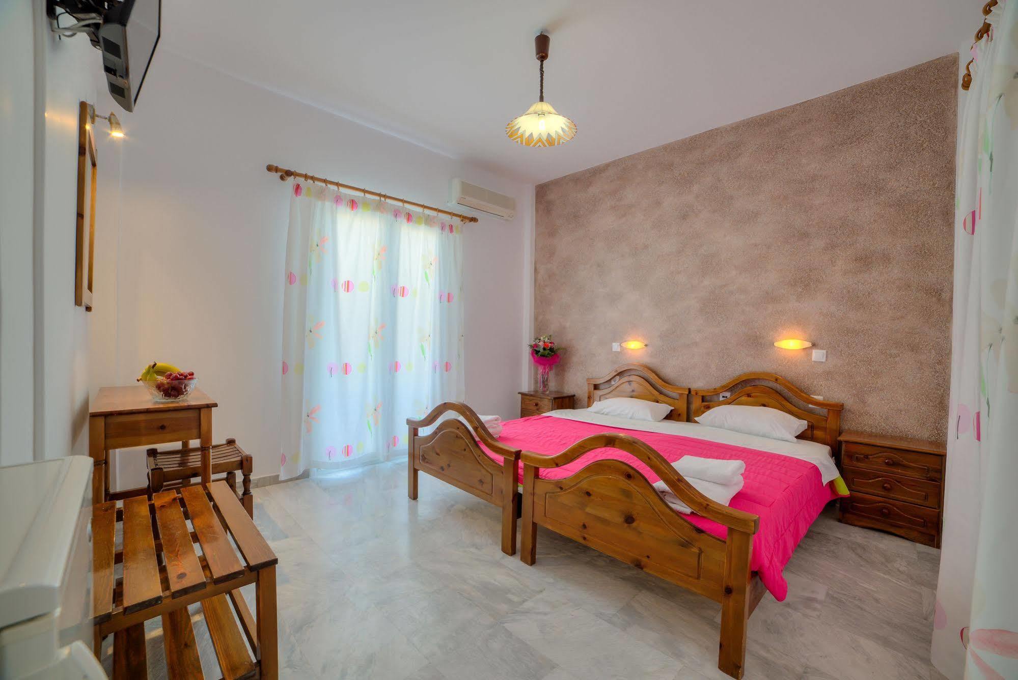Anna'S Hotel Karterádosz Kültér fotó